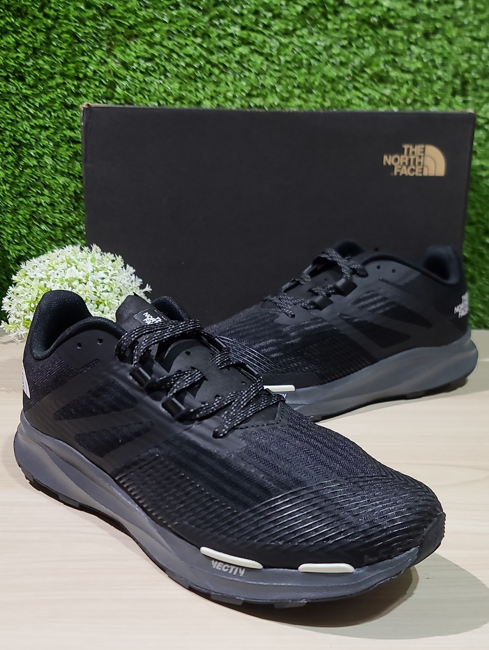 The North Face Vectiv Eminus Trail Shoes - TNF Black/TNF White US 11.5 NEW